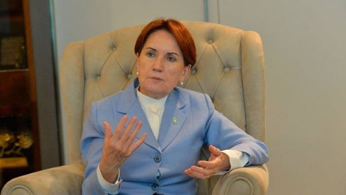 Meral Akşener: Medyada öne çıkan ve kendilerini CHP’nin sözcüsü gibi gören bazı isimlerin özensiz bir dil kullandıklarını görüyorum Meral Akşener: Medyada öne çıkan ve kendilerini CHP’nin sözcüsü gibi gören bazı isimlerin özensiz bir dil kullandıklarını görüyorum