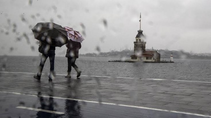 Meteoroloji uyardı; İstanbul'da kuvvetli sağanak yağışı başladı