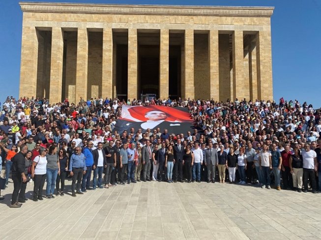 Öğretmenler, 1 Ekim'de Öğretmenlik Meslek Kanunu ve açlık sınırındaki ücretlere karşı Anıtkabir'e yürüdü