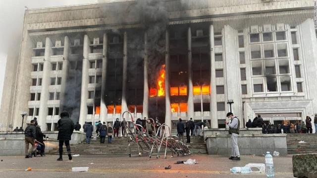 Rusya liderliğindeki barış gücü Kazakistan'da Rusya liderliğindeki barış gücü Kazakistan'da