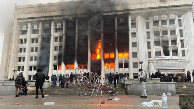 Rusya liderliğindeki barış gücü Kazakistan'da