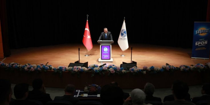 Sağlık Bakanı Dr. Fahrettin Koca, Sakarya’da tıp fakültesi öğrencileriyle buluştu