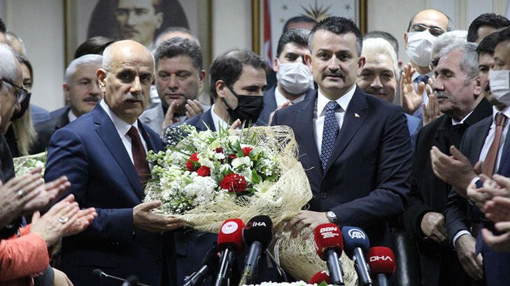 Tarım ve Orman Bakanlığına, atanan Vahit Kirişci, Pakdemirli'de görevi teslim aldı Tarım ve Orman Bakanlığına, atanan Vahit Kirişci, Pakdemirli'de görevi teslim aldı