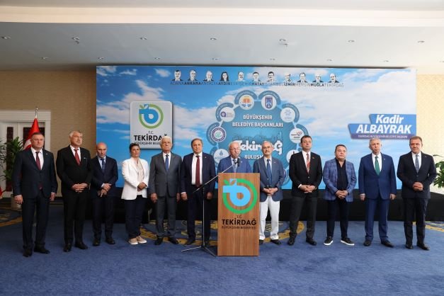 Tekirdağ'da toplanan; CHP'li 11 belediye başkanından kamuoyuna ortak açıklama Tekirdağ'da toplanan; CHP'li 11 belediye başkanından kamuoyuna ortak açıklama