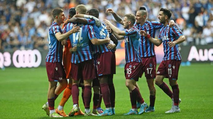 Trabzonspor, 38 yıl sonra 2021-2022 Spor Toto Süper Lig Ahmet Çalık Sezonu Süper Lig şampiyonu oldu! Trabzonspor, 38 yıl sonra 2021-2022 Spor Toto Süper Lig Ahmet Çalık Sezonu Süper Lig şampiyonu oldu!