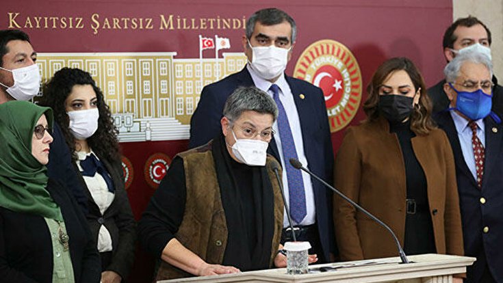 TTB Başkanı Fincancı: Çalışan meslektaşlarımız hazır; sağlık sistemi tümüyle durma noktasına gelebilir TTB Başkanı Fincancı: Çalışan meslektaşlarımız hazır; sağlık sistemi tümüyle durma noktasına gelebilir