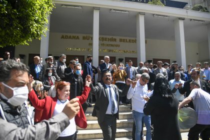 Adana Büyükşehir Belediye Başkanı Zeydan Karalar, 'İşine gülerek gelen, huzurlu belediye çalışanı hedefliyoruz'