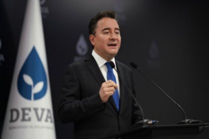Ali Babacan’dan Erdoğan’a dış politika tepkisi: ‘Üç beş kuruş için Türkiye Cumhuriyeti’nin itibarıyla oynuyor’