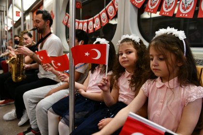 Ankara Büyükşehir Belediyesi, 23 Nisan'da canlı müziği metroya taşıdı