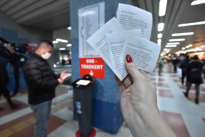 Ankara Büyükşehir Belediyesinin Metro ve ANKARAY istasyonlarına yerleştirdiği hikayematik olarak adlandırılan Ankaloji’lere vatandaşlardan büyük ilgi