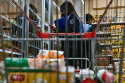Ankara Zabıta Daire Başkanlığı kent genelindeki zincir marketlerde haksız fiyat artışına karşı denetimlerini sıkılaştırdı
