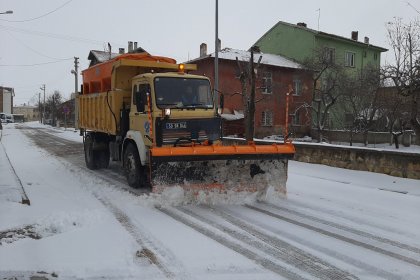 Avanos Belediyesi'nin kendi imkanları ile aldığı kar küreme aracı iş başında