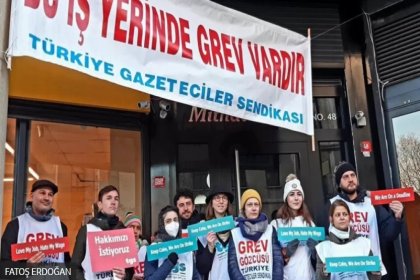 BBC İstanbul Bürosu’nda yerel sözleşmeyle çalışan gazeteciler greve çıktı