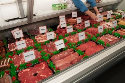 Birleşik Kamu İş Konfederasyonu; Et ürünlerine yapılan %48 zam ile açlık sınırında yaşayan kamu emekçileri ve emeklilerin zar zor ayda yılda bir tüketebildiği et ürünleri artık sofralarında hayal oldu
