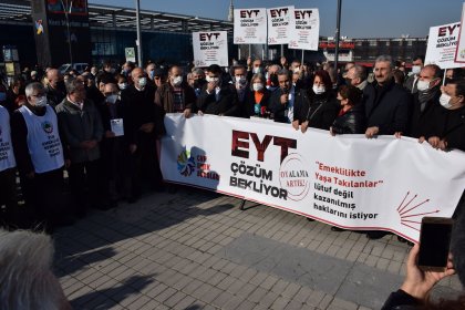 CHP, Emeklilikte Yaşa Takılanlar için 81 İl'de meydanlara çıktı; 'EYT’liler lütuf değil, kazanılmış hakkını istiyor'