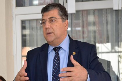 CHP’li Kamil Okyay Sındır, 'depremzede yurttaşlarımızı sokağa atamazsınız!'