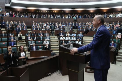 Erdoğan AKP Grubunda konuştu; İstanbul’u fethetmek kadar ona hizmet etmenin de önemli olduğunu yaptığı eserlerle ispatlamış bir kadroyuz