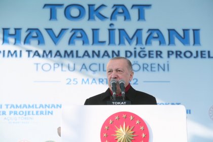 Erdoğan; Ziyaretimiz vesilesiyle yatırım bedeli yaklaşık 5 milyar lirayı bulan yüzlerce eser ve hizmetin resmî açılışını bugün bu meydanda yapıyoruz
