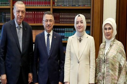 Erdoğan'ın nişan yüzüklerini taktığı Cumhurbaşkanı Yardımcısı Fuat Oktay ve Hümeyra Şahin evleniyor
