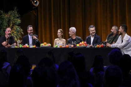 'Erşan Kuneri' dizisi oyuncuları ilk defa aynı masada!