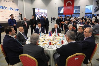 İBB Başkanı Ekrem İmamoğlu, Saadet Partisi’nin ‘Geleneksel İstanbul İftarı’ buluşmasına katıldı