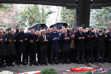 İmamoğlu, Turgut Özal'ın anma törenine katıldı