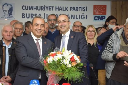 İsmet Karaca aday adaylığı için istifa etti, yönetim seçimini yaptı; CHP'de yeni Bursa İl Başkanı Turgut Özkan