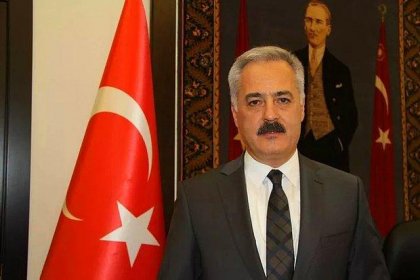 Isparta valisi Vali Ömer Seymenoğlu'nun yerine vekil olarak Ankara’dan Merkez Valisi Osman Kaymak atandı