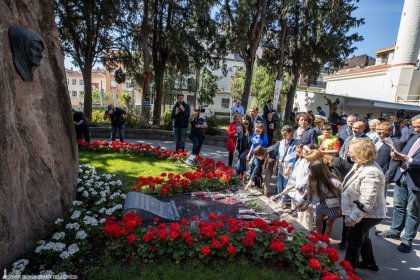 İzmir Büyükşehir Belediye Başkanı Tunç Soyer; Zübeyde Hanım'ı Anneler Gününde mezarı başında anıldı