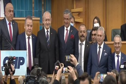 Kemer Belediye Başkanı ve ABB meclis üyeleri CHP'ye geçti