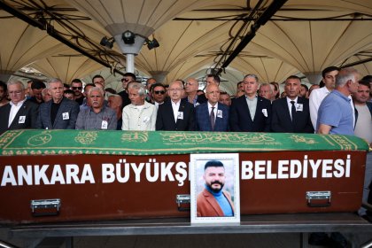 Kılıçdaroğlu, Ankara'da CHP Mamak Gençlik Kolları Başkan Yardımcısı İlkay Yiğit'in cenaze törenine katıldı