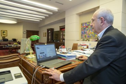 Kılıçdaroğlu, 'Askıda Otobüs Bileti' Dayanışma Kampanyasının İlk Bağışçısı Oldu