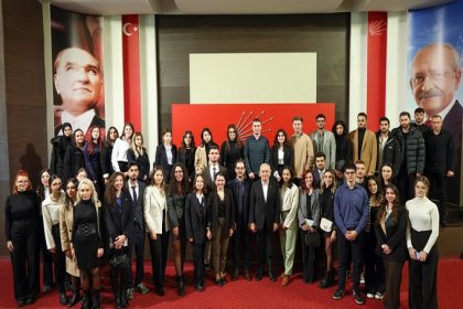 Kılıçdaroğlu, Kadir Has Üniversitesi Hukuk Kulübü Öğrencileriyle buluştu
