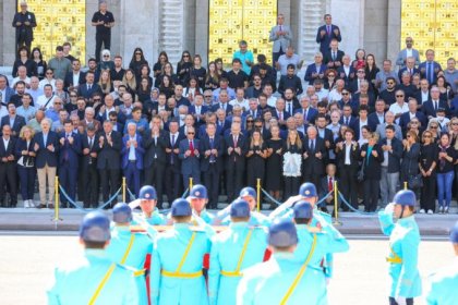 Kılıçdaroğlu, TBMM'de Haluk Pekşen için düzenlenen cenaze törenine katıldı