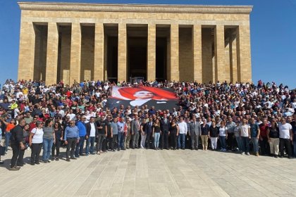 Öğretmenler, 1 Ekim'de Öğretmenlik Meslek Kanunu ve açlık sınırındaki ücretlere karşı Anıtkabir'e yürüdü