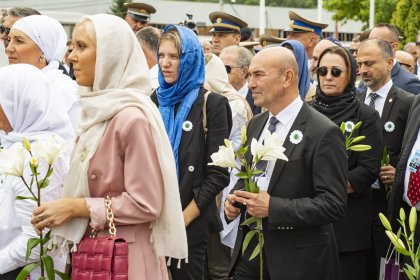 Tunç Soyer, 'Bizim ruhlarımız kardeş, vicdanımız kardeş. Dün Srebrenitsa’da kardeşlerimizin yaşadığı acıya ortak olduk ve onların yaşadığı acıyı içimizde hissettik'