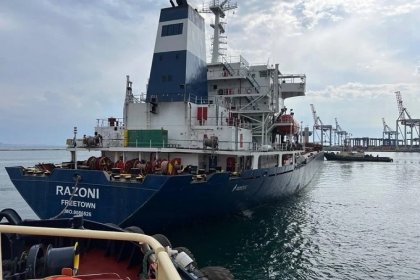 Ukrayna'dan gelen tahıl yüklü gemi İstanbul'da denetleniyor