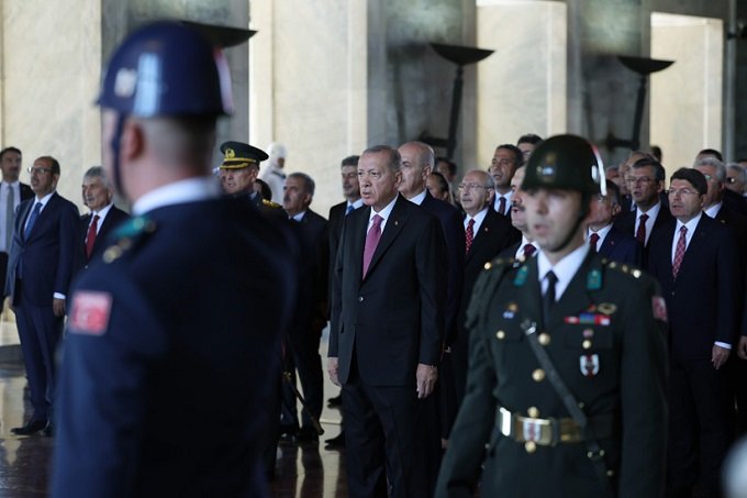 30 Ağustos Zafer Bayramında devler erkanı Anıtkabir'de düzenlenen törenlere katıldı 30 Ağustos Zafer Bayramında devler erkanı Anıtkabir'de düzenlenen törenlere katıldı