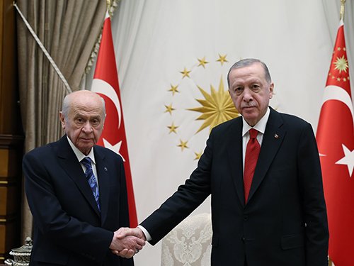 50+1 tartışması sonrası Erdoğan, MHP Genel Başkanı Bahçeli’yi külliyede kabul etti