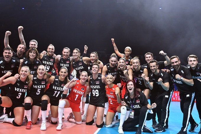 A Milli Kadın Voleybol Takımımız, 2023 CEV Avrupa Voleybol Şampiyonası’nda Polonya’yı 3-0 yendi