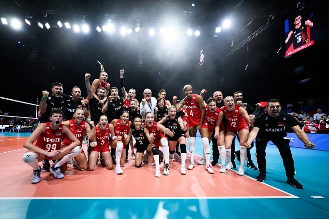 A Milli Kadın Voleybol Takımımız, 2023 CEV Avrupa Voleybol Şampiyonası’nda İtalya’yı 3-2 yendi