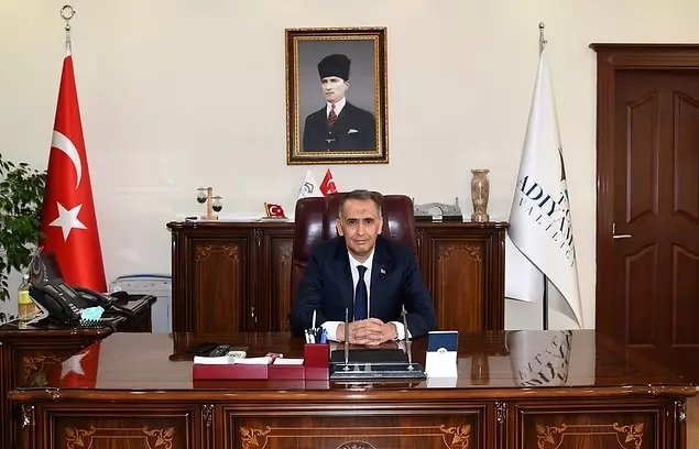 Adıyaman Valisi Mahmut Çuhadar görevinden istifa etti Adıyaman Valisi Mahmut Çuhadar görevinden istifa etti