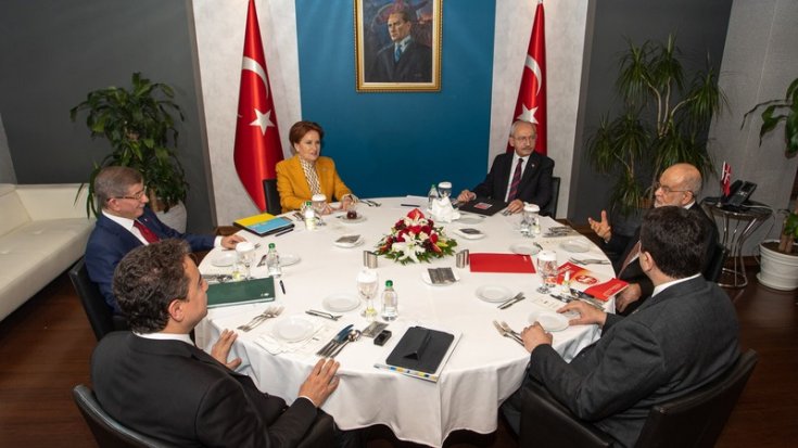 Altılı masa 5 Ocak'ta Gelecek Parti ev sahipliğinde toplanıyor Altılı masa 5 Ocak'ta Gelecek Parti ev sahipliğinde toplanıyor