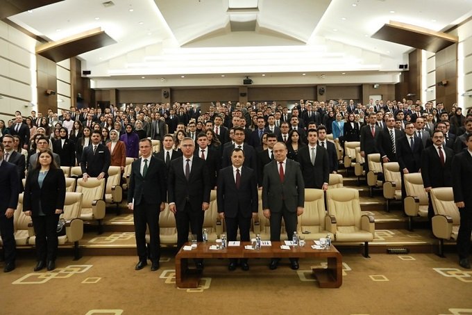 Anayasa Mahkemesi Başkanı Zühtü Arslan Hâkim ve Cumhuriyet Savcısı adayları ile bir araya geldi