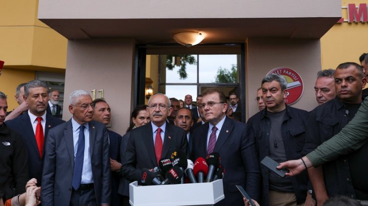 ATA İttifakı bileşenlerinden Adalet Partisi Genel Başkanı Vecdet Öz’den 13. Cumhurbaşkanı Adayı Kemal Kılıçdaroğlu'na destek ATA İttifakı bileşenlerinden Adalet Partisi Genel Başkanı Vecdet Öz’den 13. Cumhurbaşkanı Adayı Kemal Kılıçdaroğlu'na destek