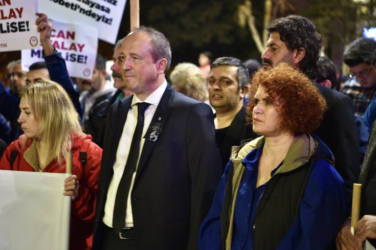 Avcılar Belediye Başkanı Av. Turan Hançerli, #AdaletNöbetinde konuştu; 'Anayasal güvence ile kazandığımız haklarımızı sonuna kadar savunacağız'