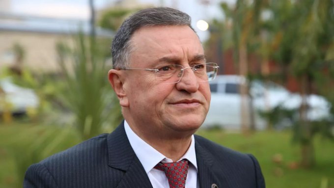 Başkan Savaş, yangından etkilenen vatandaşları ziyaret etti Başkan Savaş, yangından etkilenen vatandaşları ziyaret etti