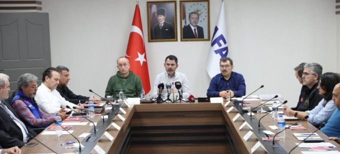 Çevre, Şehircilik ve İklim Değişikliği Bakanı Murat Kurum; 'Bilim insanlarımızla atılacak adımları istişare ettik' Çevre, Şehircilik ve İklim Değişikliği Bakanı Murat Kurum; 'Bilim insanlarımızla atılacak adımları istişare ettik'