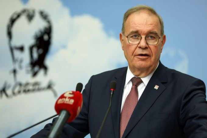 CHP Sözcüsü Faik Öztark, Erdoğan Vatandaşa, 'Sen şu CHP’nin işlerine bak. Pahalılığı, işsizliği, yoksulluğu, Benim vergilerimi, zamlarımı zulmümü bırak' diyor. CHP Sözcüsü Faik Öztark, Erdoğan Vatandaşa, 'Sen şu CHP’nin işlerine bak. Pahalılığı, işsizliği, yoksulluğu, Benim vergilerimi, zamlarımı zulmümü bırak' diyor.