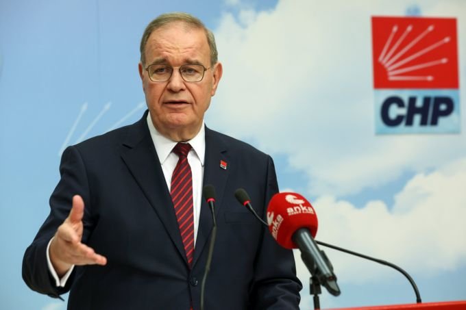 CHP Sözcüsü Faik Öztrak; 'Cenazeler yok. Çadır yok. Konteyner yok. Hijyen yok. İçmeye su yok. Ve ar edip de, istifa eden tek bir yönetici de yok'